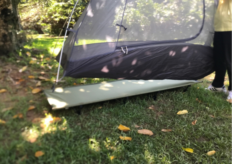 コットの上にテントを乗せるのも一つの方法