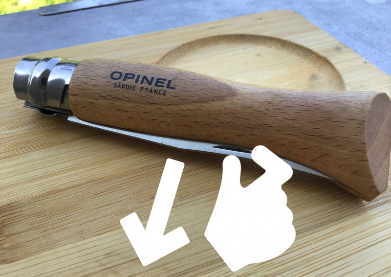 オピネルナイフが硬くて開かない場合は？