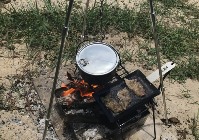 ウルフアンドグリズリー 焚き火台の使い方：調理