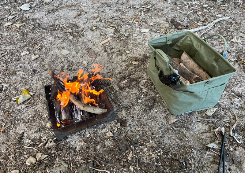 ダイソー 薪バッグは火の近くに置くことは出来ない
