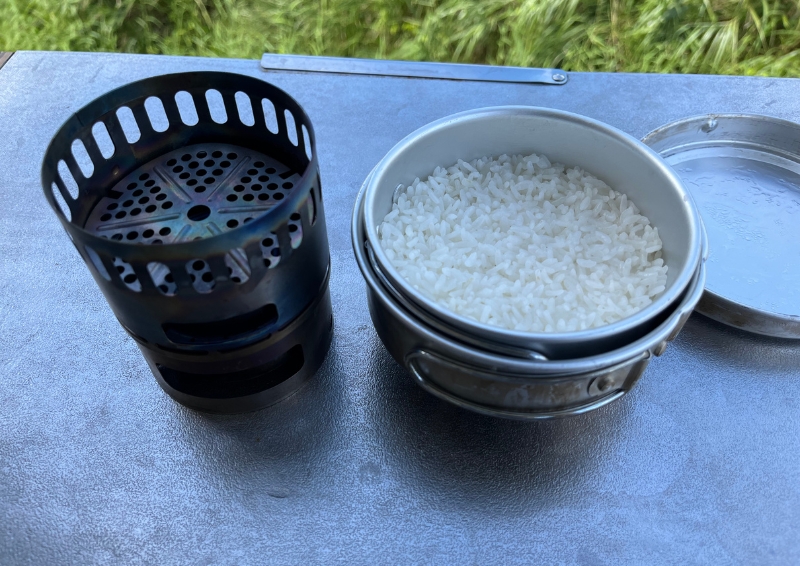 エバニュー アルコールストーブを使った水蒸気炊飯：完成