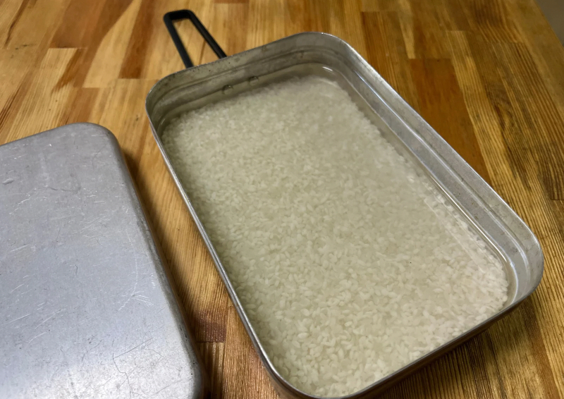 吸水後のお米は全て沈み米粒のサイズも少し変化